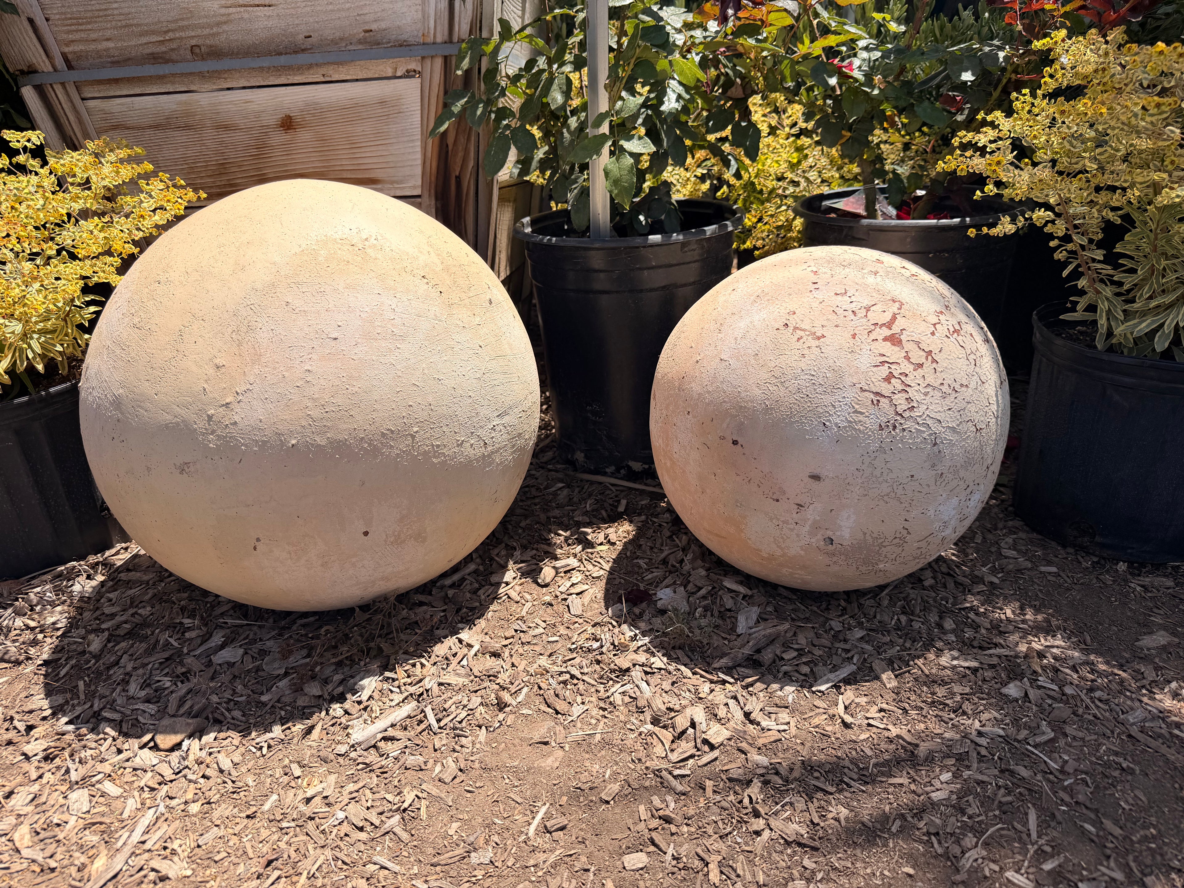 Garden Clay Ball Garden Sculptures in Light Antique Finish
