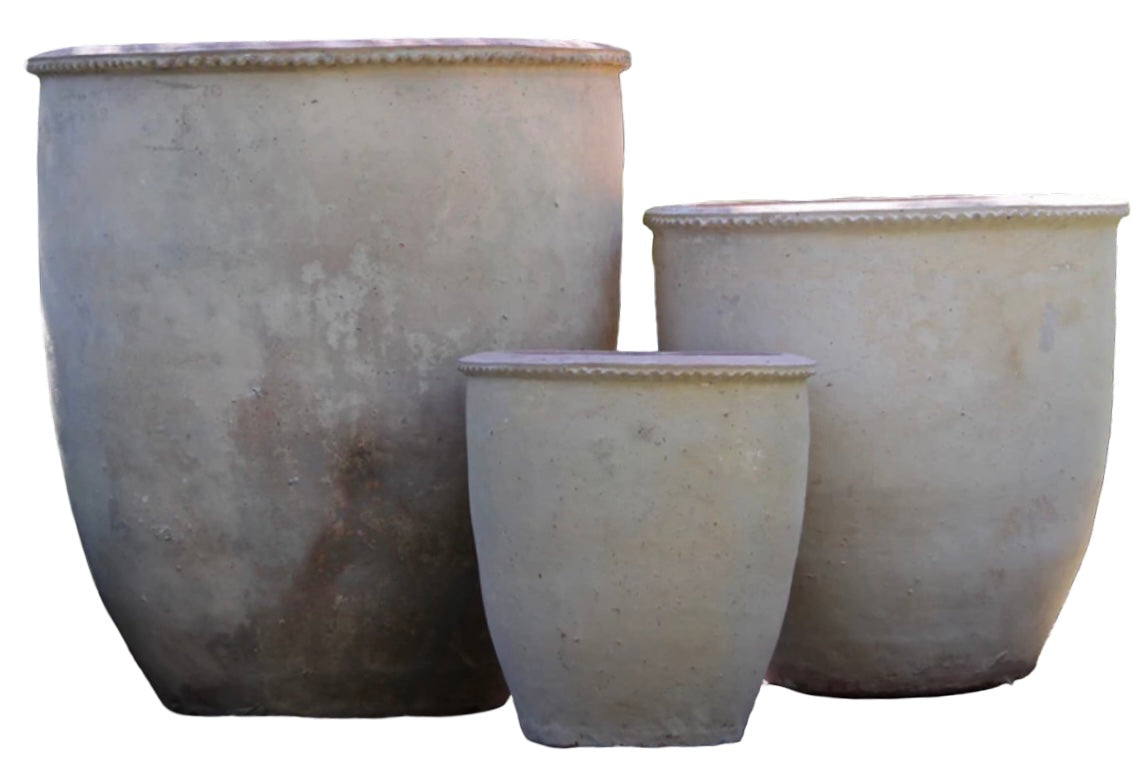Tall Lettuce Rim Clay Pot