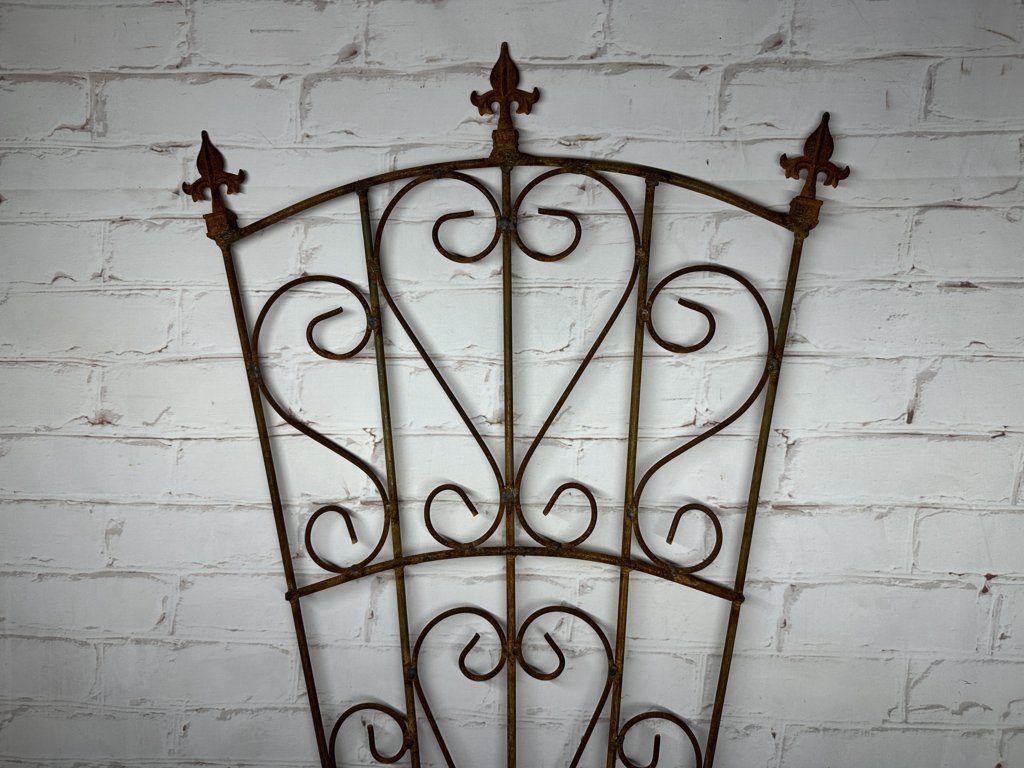 Iron Fancy Heart Trellis with Three Finials Plant Support