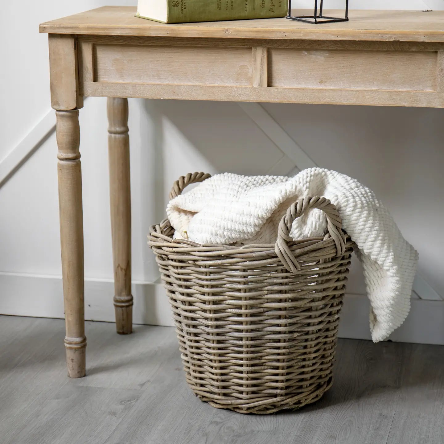 Kubu Grey Rattan Planter