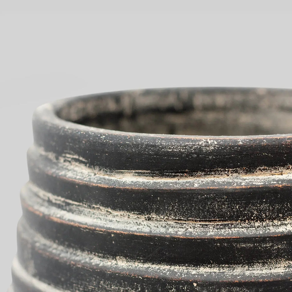 Ridge Terracotta Planter in Dark Charcoal Wash