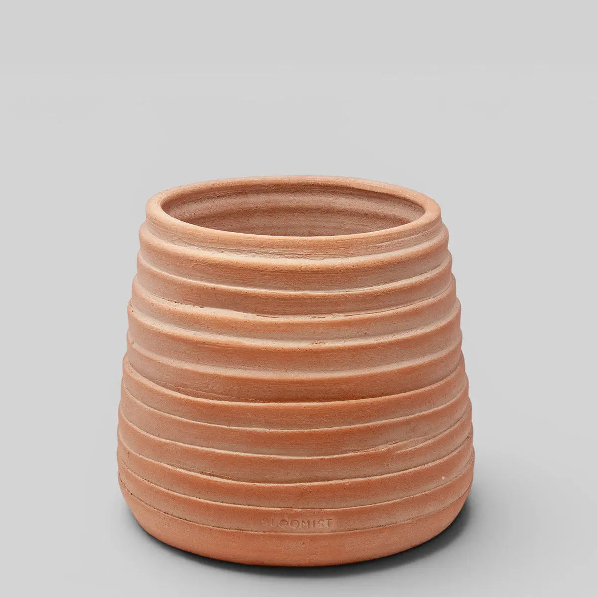 Ridge Terracotta Planter in White Wash