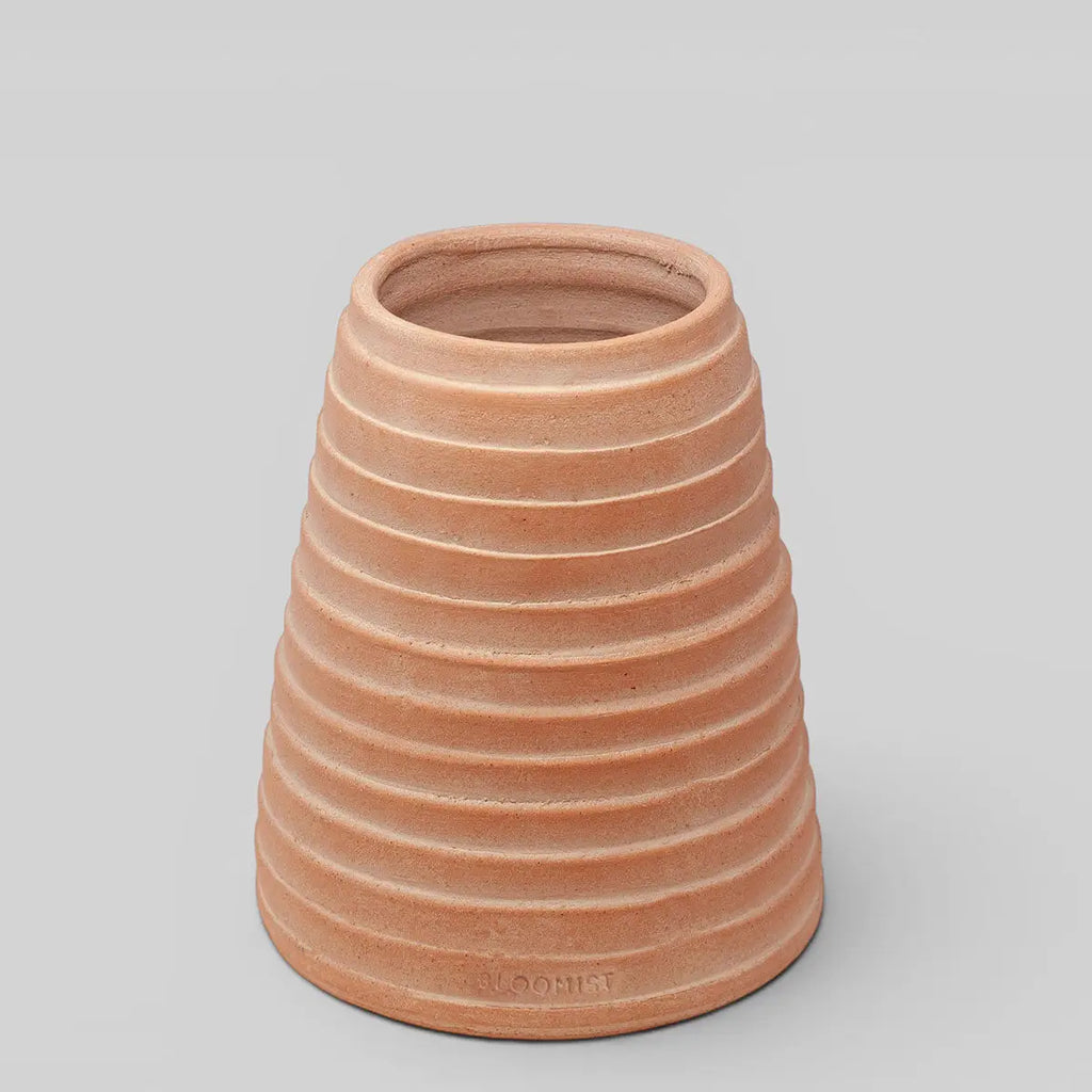 Ridge Terracotta Planter in White Wash