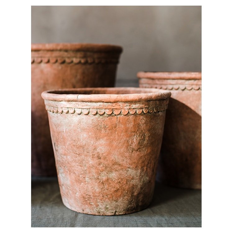 Scallop Terracotta Red Concrete Planter