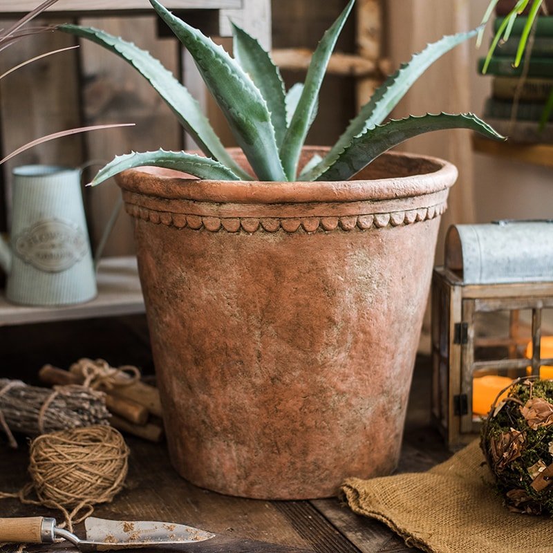 Scallop Terracotta Red Concrete Planter