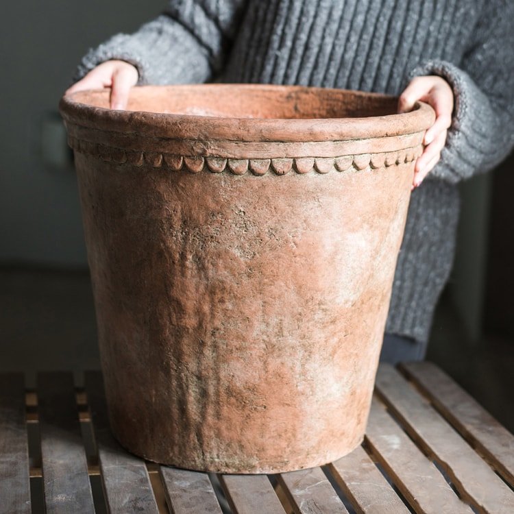 Scallop Terracotta Red Concrete Planter